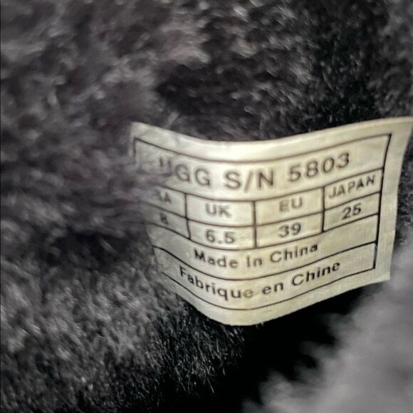 UGG® Women’s Bailey Button II Boots Black Sz 8 US - Picture 7 of 14